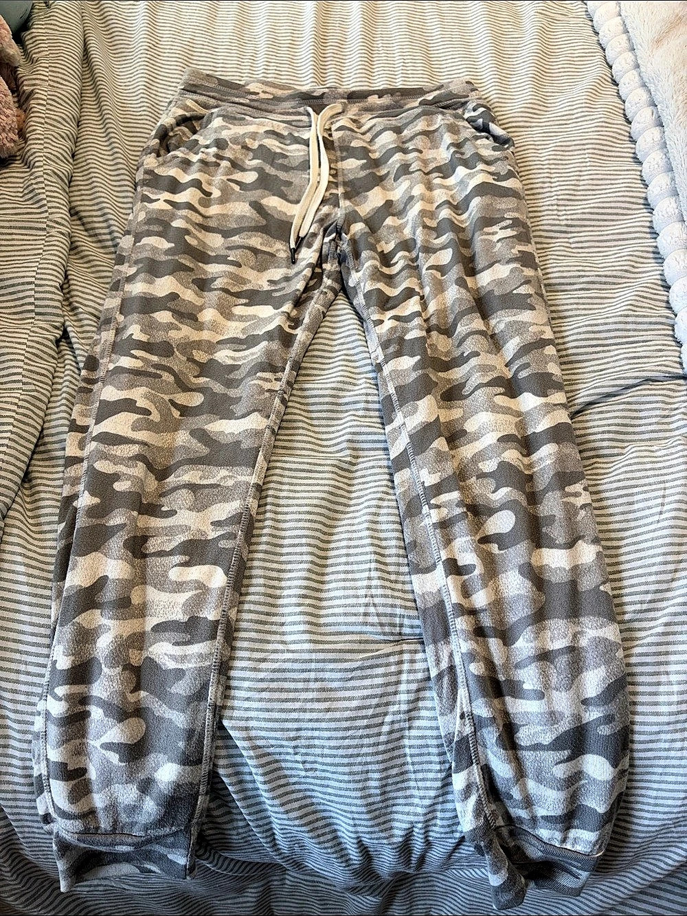 Member's Mark Sherpa Lined Jogger Camo Gray & Brown Medium